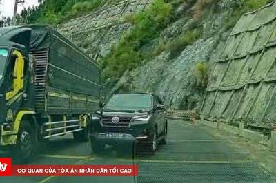 Xe biển xanh vượt ẩu trên đèo An Khê