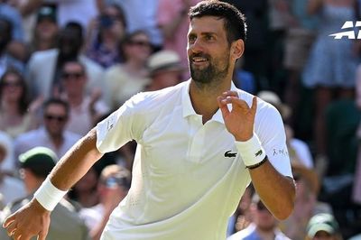 Djokovic san bằng kỷ lục của Federer ở Wimbledon