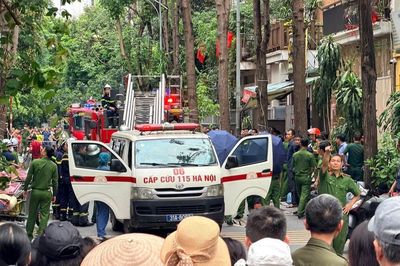 Sức khỏe nạn nhân 13 tuổi trong vụ cháy biệt thự ở Văn Phú ra sao?
