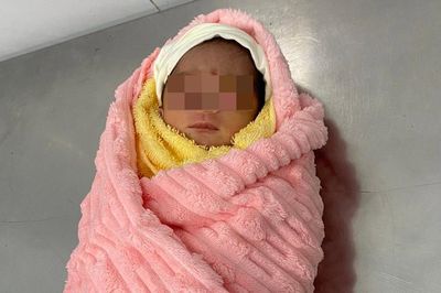Phát hiện bé gái sơ sinh nặng 1,6kg bị bỏ rơi gần chùa ở TPHCM, sức khỏe yếu