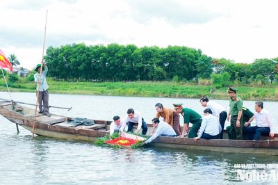 Lãnh đạo tỉnh Nghệ An dâng hoa, dâng hương tri ân các Anh hùng liệt sĩ tại Quảng Trị