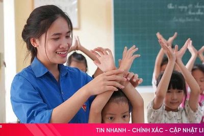 Gieo mầm tri thức, chắp cánh tuổi thơ nơi vùng biên