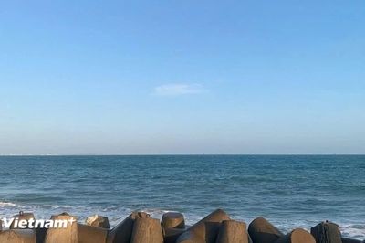 Bãi đá Ông Địa - nơi biển xanh kể chuyện giữa lòng Mũi Né