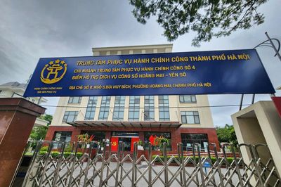 Trung tâm hành chính công Hà Nội: Nơi nhộn nhịp, nơi cửa đóng then cài