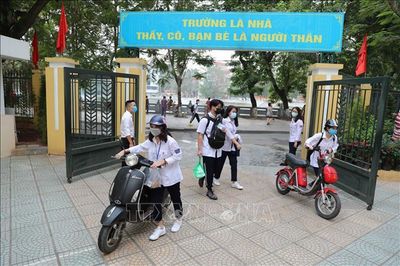Hà Nội bác tin đồn người dưới 18 tuổi bị cấm đi xe máy từ 15/8/2026