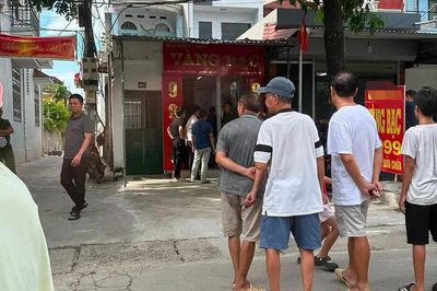Cướp tiệm vàng giữa ban ngày ở Hà Nội