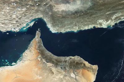 Thu phí eo biển Hormuz: Lập trường khó đoán của Oman