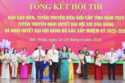 Báo cáo viên Nguyễn Văn Nguyên: 'Lý luận không khô khan nếu người nói đặt vào đó cả trái tim'