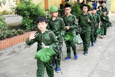 Mùa hè trong doanh trại của chiến sĩ "nhí”