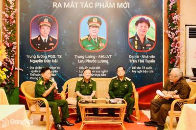 Hành trình từ binh nghiệp đến văn chương