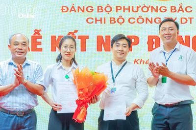 Chi bộ Công ty DT Group tổ chức lễ kết nạp đảng viên
