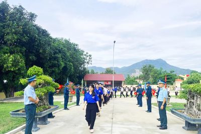 Hơn 150 học sinh phường Ba Ngòi tham gia trải nghiệm 'Em là chiến sĩ phòng không - Không quân'