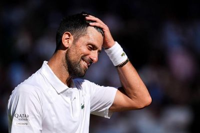 Novak Djokovic cân bằng kỷ lục 105 trận thắng của Roger Federer tại Wimbledon