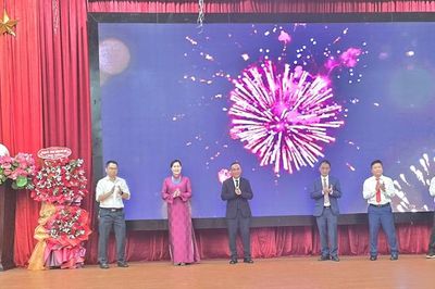 Ra mắt ngành Kỹ thuật máy tính và trao bằng tốt nghiệp cho 68 tân kỹ sư