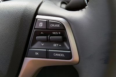 Vì sao ô tô số sàn hiếm được trang bị Cruise Control?