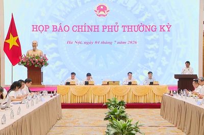 Kinh tế 6 tháng tăng trưởng tích cực, tạo đà bứt phá mới
