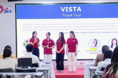 Sinh viên giải bài toán chiến lược cho ngành công nghiệp bán dẫn