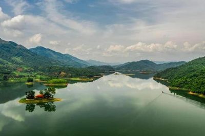 Bắc Ninh chấp thuận đầu tư dự án Điện mặt trời hồ Đá Ong và hồ Cầu Rễ hơn 870 tỷ đồng