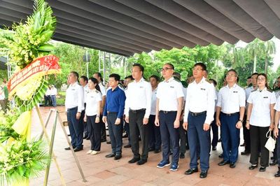 Đảng ủy Kiểm toán nhà nước dâng hương các Anh hùng liệt sỹ tại Quảng Trị