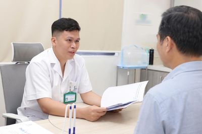 Người đàn ông xin dừng chữa ung thư để 'giữ lại những gì cuối cùng cho vợ con'