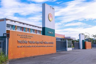 Đối chiếu học bạ, kiểm tra toàn bộ bài thi điểm 10 Toán ở Tuyên Quang