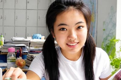 Cuộc sống hiện tại gây bất ngờ của 'thần đồng văn học' từng được Đại học Thanh Hoa phá lệ tuyển vào