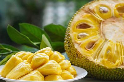 Ăn mít có tốt không và những ai nên hạn chế ăn mít?