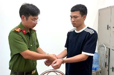 Nhờ người cùng thôn xin việc cho vợ, nam thanh niên bị lừa tiền
