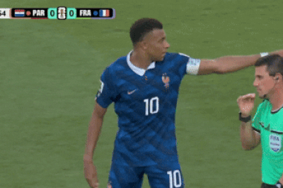 Mbappe làm thay việc của trọng tài ở World Cup 2026