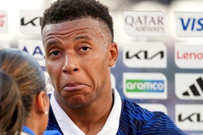 Mbappe hả hê khi thắng Paraguay