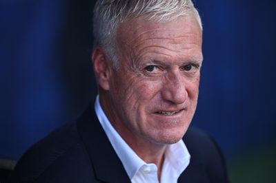 Kỷ lục 48 năm sắp bị Deschamps lật đổ