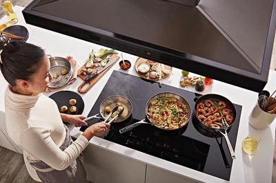Muốn bếp từ dùng bền nhiều năm, đừng bỏ qua chi tiết này