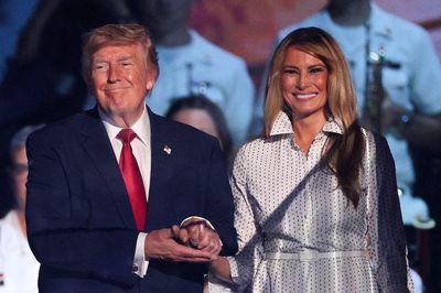 Ông Trump phát biểu ngắn gọn bất ngờ trong ngày Quốc khánh Mỹ