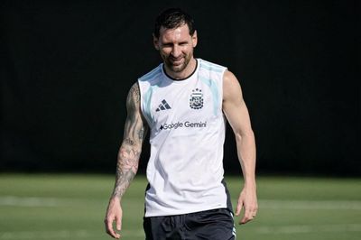 Cơ bắp gây ngỡ ngàng của Messi