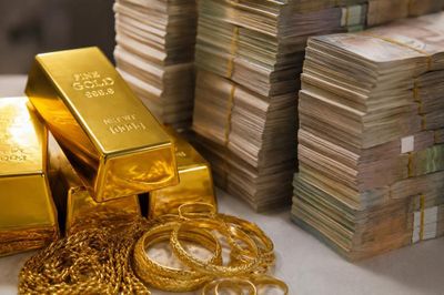 Từ vụ Mr Pips: Giữ hộ tiền, vàng bất minh có thể vướng tội gì?