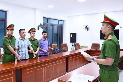 Giáo viên Trường THPT Chuyên Tuyên Quang bị giữ khẩn cấp vụ điểm thi
