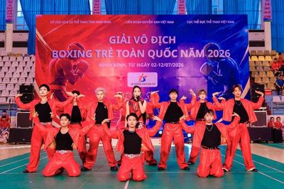 Ca sĩ Vương Thu Hà làm sôi động Giải vô địch Boxing trẻ toàn quốc