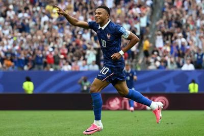 Thơ World Cup: Mbappé - cỗ máy săn bàn