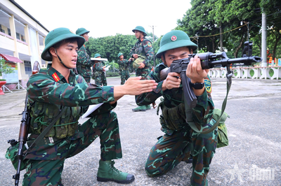 Thượng sĩ Đặng Anh Tài phấn đấu vươn lên bằng ý chí, nghị lực và khát vọng cống hiến