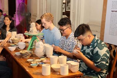 Di sản 'thức' cùng nhịp sống đêm đô thị