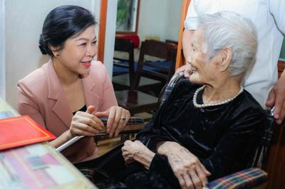 Hành trình tri ân trên đất lửa Quảng Trị: Tiếp sức những người lính ngày đêm đưa liệt sĩ trở về