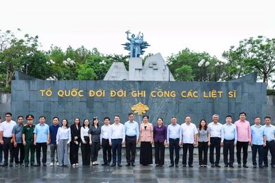 Hành trình tri ân trên đất lửa Quảng Trị: Tiếp sức những người lính ngày đêm đưa liệt sĩ trở về