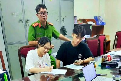 Vợ cũ của Mr Hunter khai về nguồn gốc 143 miếng vàng bị cảnh sát thu giữ