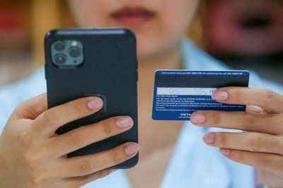Ngân hàng phải cung cấp những dữ liệu khách hàng gì cho cơ quan thuế?