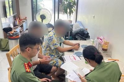 Người thân, quen đến nhà ở qua đêm cũng phải khai báo cư trú có gây phiền hà?