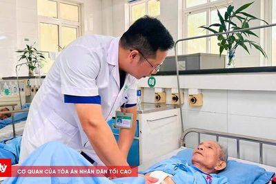 Cứu sống cụ ông 80 tuổi mắc khối u đầu tụy phức tạp