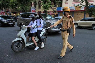 Cục CSGT làm rõ thông tin người từ 16 - 18 tuổi đi các loại xe máy đều bị phạt