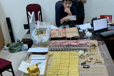 Mr Pips có bất động sản rải khắp nước, sở hữu nhiều siêu xe và vàng nguyên khối