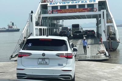 Những kinh nghiệm tài xế không thể bỏ qua khi lái xe qua phà