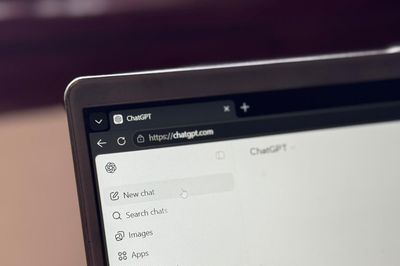 Lý do nên ngừng lạm dụng nút 'Trò chuyện mới' trên ChatGPT